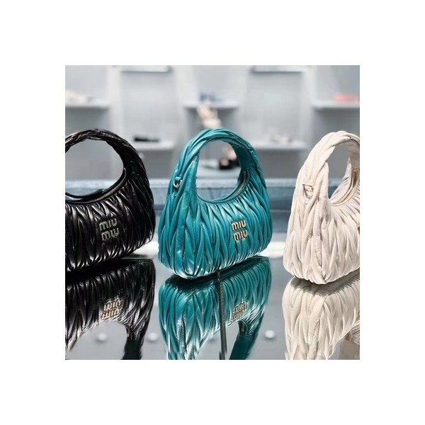 ✨미우미우 여성 그린 토트백 - Miumiu Womens Green Tote Bag - miu269x