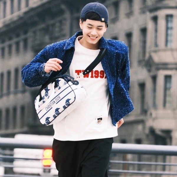 ✨디올 남성 화이트 크로스백 - Dior Mens White Cross Bag - di316x