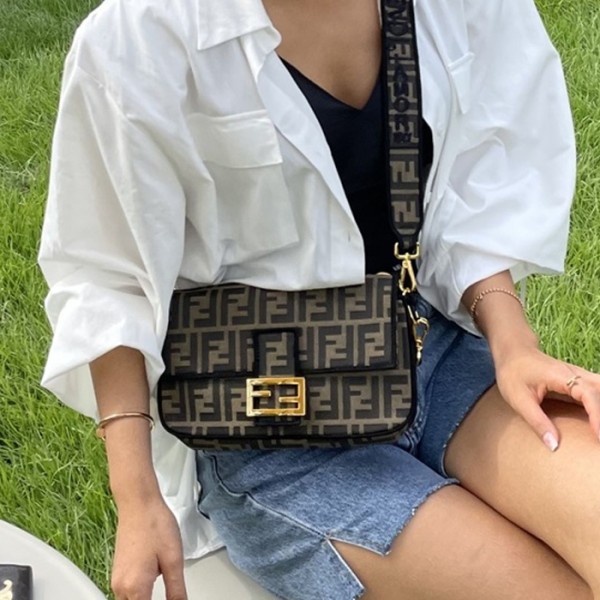 ✨[FENDI] 펜디 바게트백 - fe56x