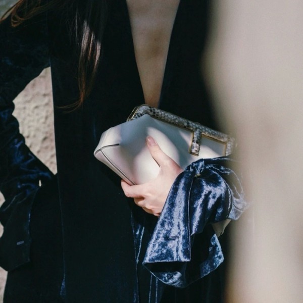 ✨펜디 여성 그레이 퍼스트 백 - Fendi Womens First Bag - feb185x