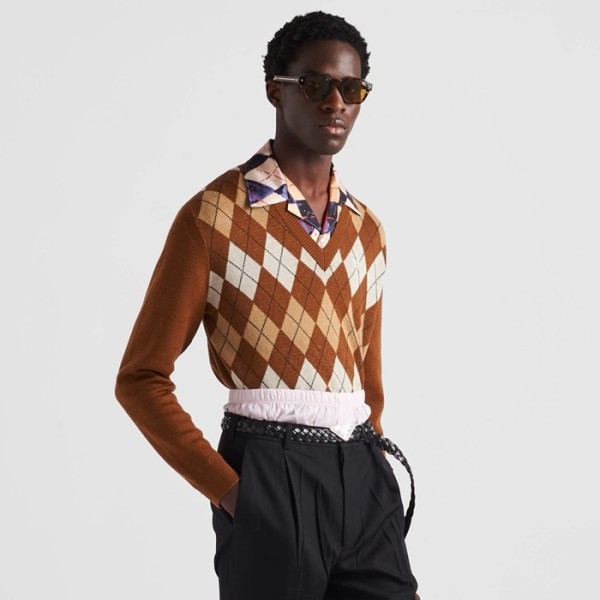 ✨프라다 남성 브이넥 스웨터 - Prada Mens V-neck Sweater - prc3433x