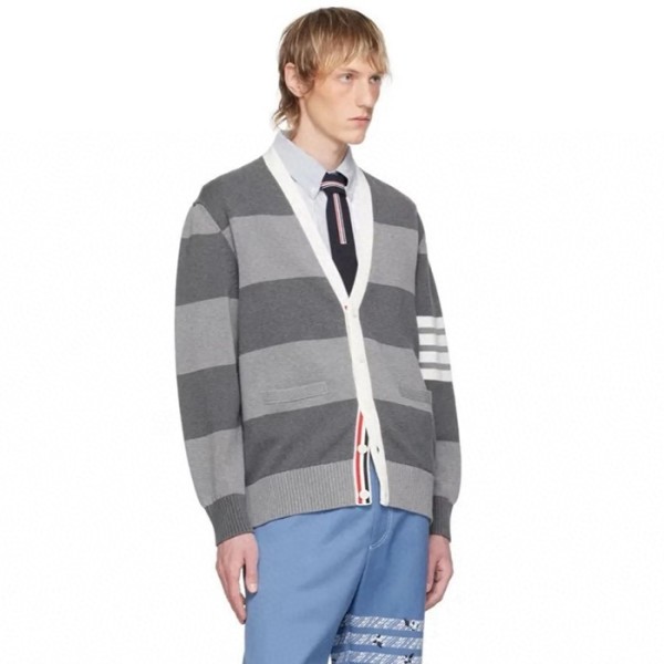 ✨톰브라운 남성 브이넥 가디건 - Thom Browne Mens V-neck Cardigan - thc3834x