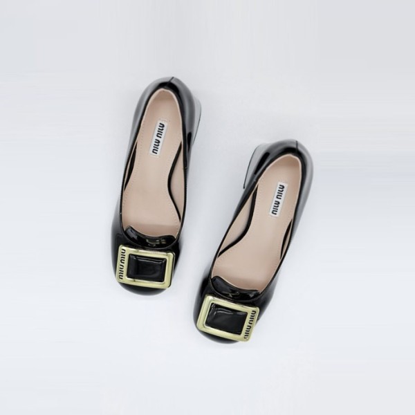 ✨[당일배송] 미우미우 여성 패이턴트 레더 펌프스 - dd676x