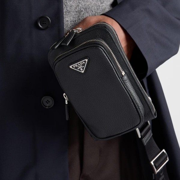 ✨프라다 남성 가죽 스마트폰 케이스 2ZH195 - Prada Mens Leather Smartphone Case - prb5382x