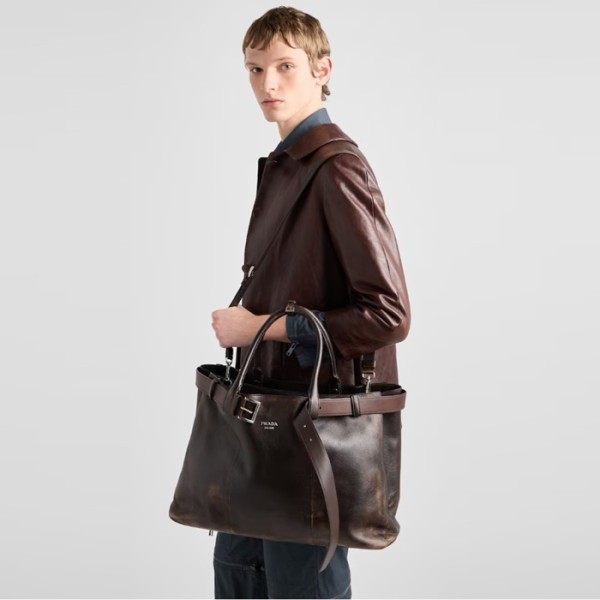 ✨프라다 남성 벨트 나파 가죽 버클 백 2VG126 - Prada Mens Buckle Bag In Nappa Leather With Belt - prb5682x