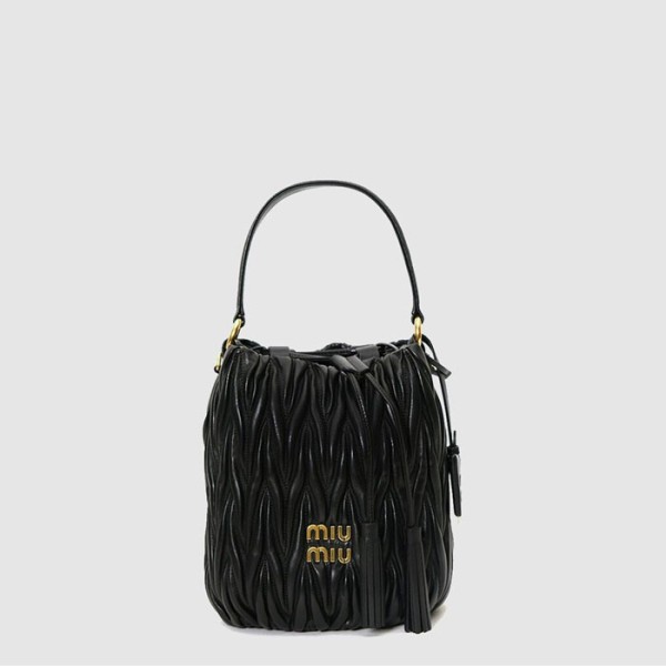 ✨미우미우 여성 마테라쎄 버킷백 - Miumiu Womens Matelasse Bucket Bag - mib12052x