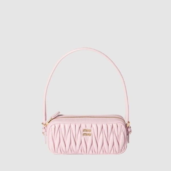 ✨미우미우 여성 마테라쎄 나파 가죽 파우치 - Miumiu Womens Matelasse Nappa Leather Pouch - mib13301x